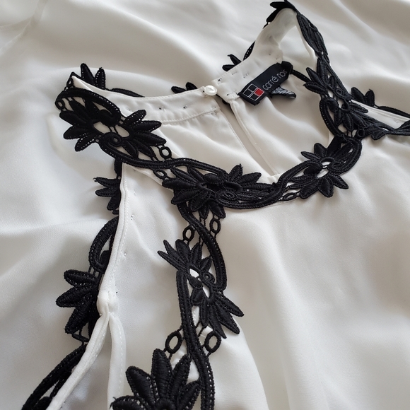 CREPE TOP WITH CONTRAST EMBROIDERED DETAIL - Picture 2 of 4